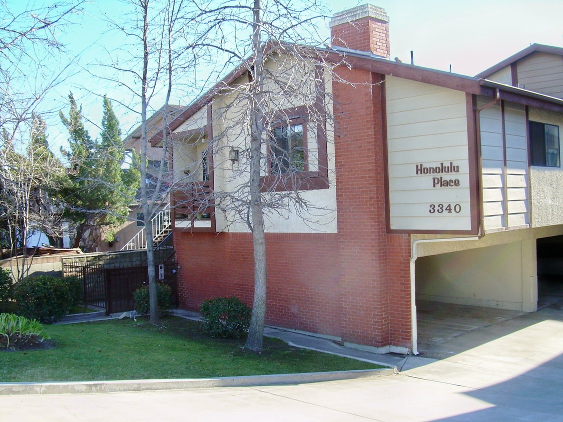 Primary Photo - 3340 Honolulu Ave