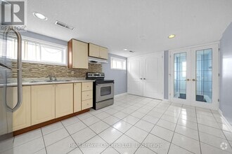 Building Photo - 55 Cabana Dr
