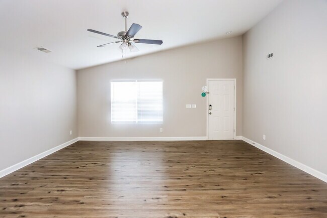Building Photo - 11016 Thousand Oaks Dr