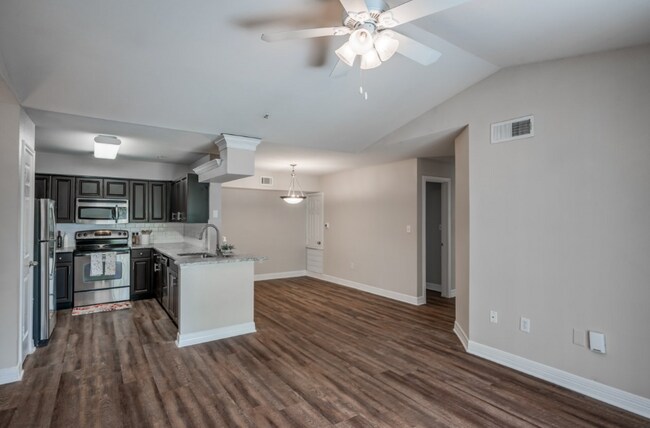 Building Photo - $750 Off + Resort-Style Living