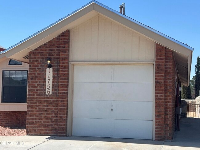 Building Photo - 11756 Royal Banner Ln