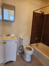 Building Photo - 86 Academy St