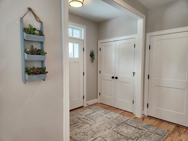 Building Photo - 57 Evergreen Dr