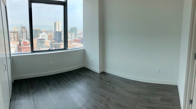 Foto del edificio - 51 W Ontario St