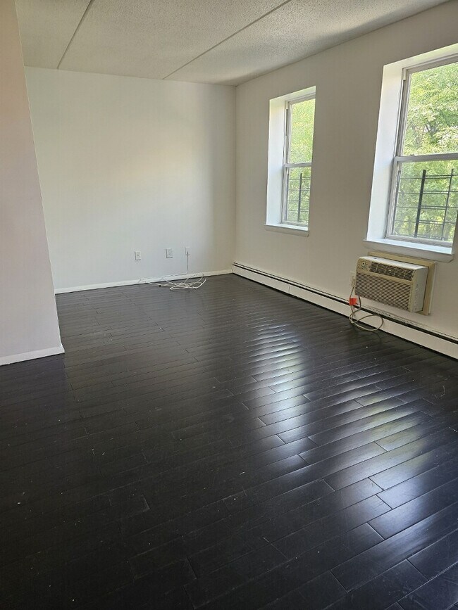 Dining Area - 316 E 119th St