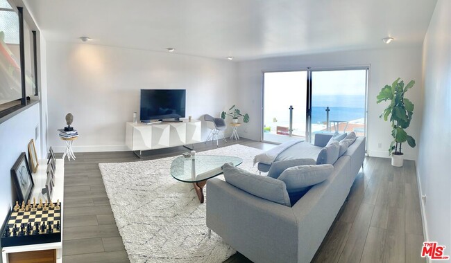Building Photo - 18203 Coastline Dr