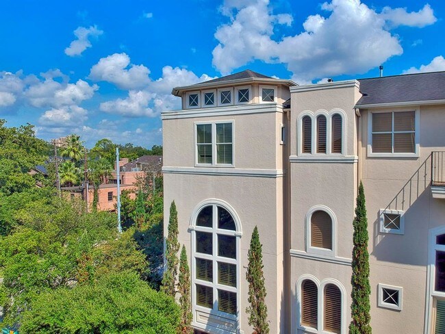 Building Photo - 2094 Brentwood Dr