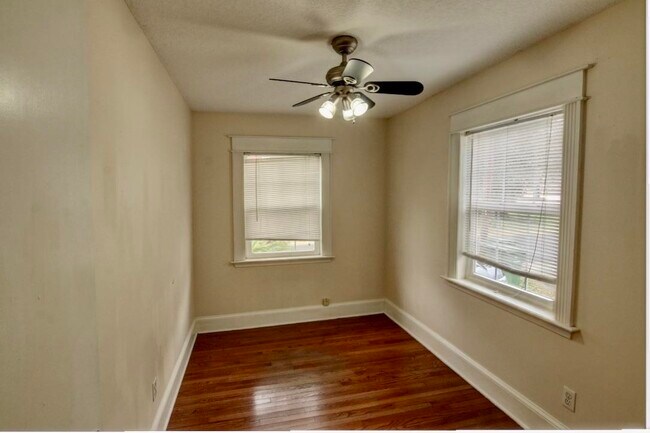 Building Photo - 55 weeden