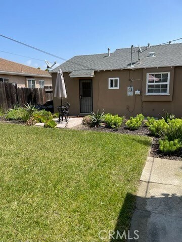 Building Photo - 8113 Stewart Ave