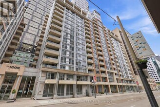 Building Photo - 250 Wellington St W