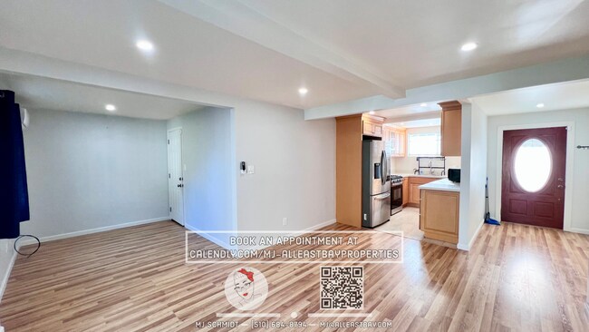 Foto del edificio - 3 bedroom home in El Sabrante with EV charger, 2 paring spots, 1 car garage, ac/heat, fenced in y...