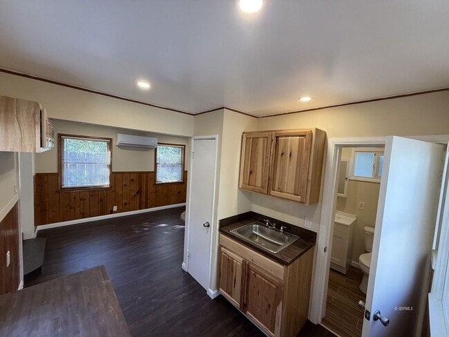 Building Photo - 54605 N Circle Dr
