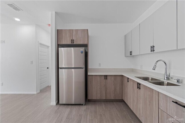 Foto del edificio - 21 Briggs Rd