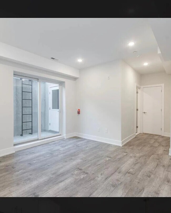 Photo - 1829 E Sergeant St Apartment