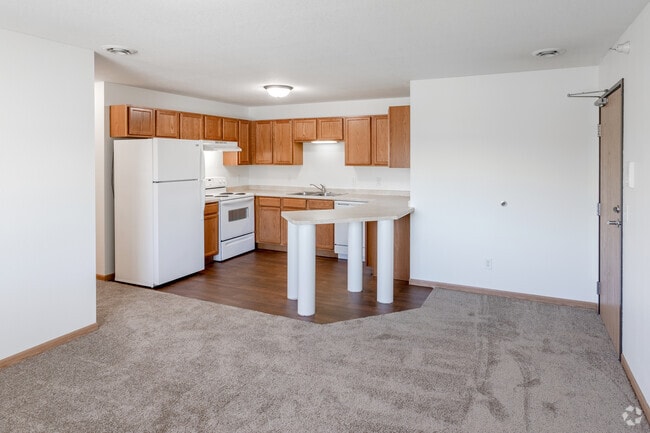 3BR, 1BA - 925 SF - Cedar Meadow Apartments