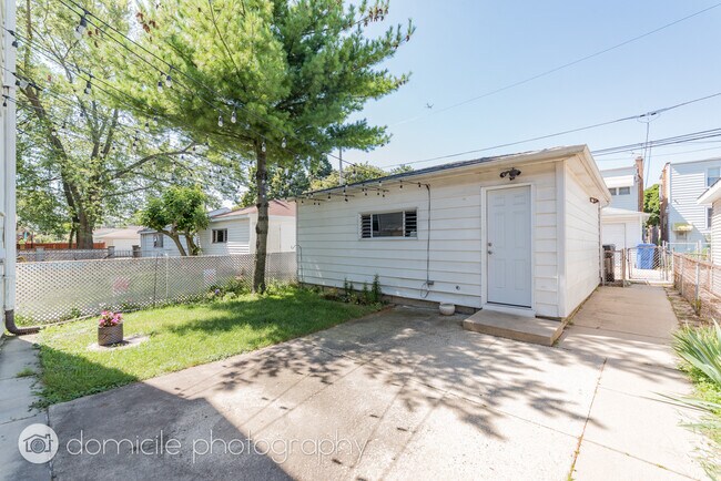 Foto del edificio - 4906 N Marmora Ave