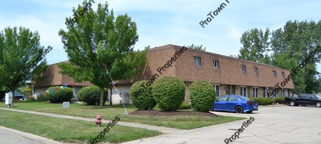 Building Photo - 698 Meadowood Ln