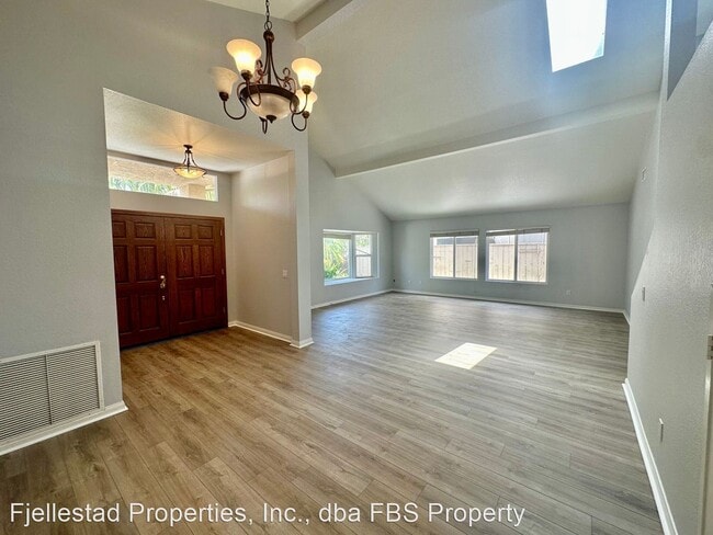 Foto del edificio - 5 br, 3 bath House - 1825 Hummock Lane