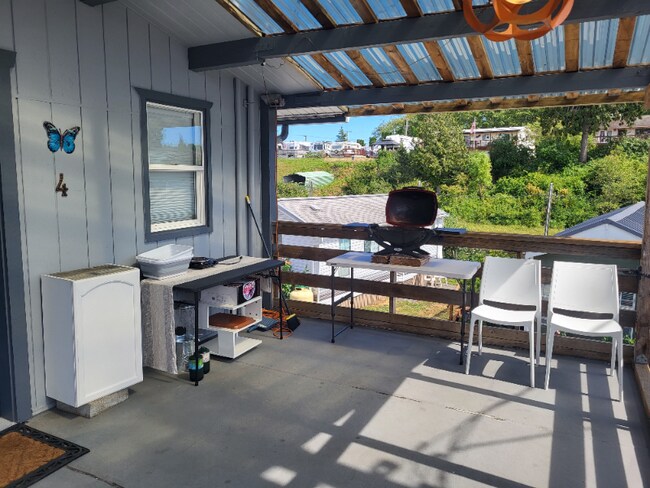 Building Photo - 7398 Birch Bay Dr