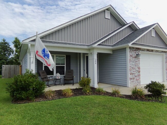 Building Photo - Modern Comfort Meets Southern Charm in Wes...