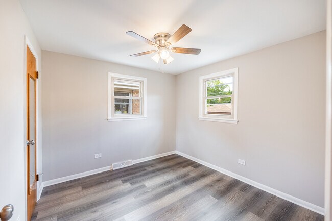 Building Photo - 8533 Massasoit Ave