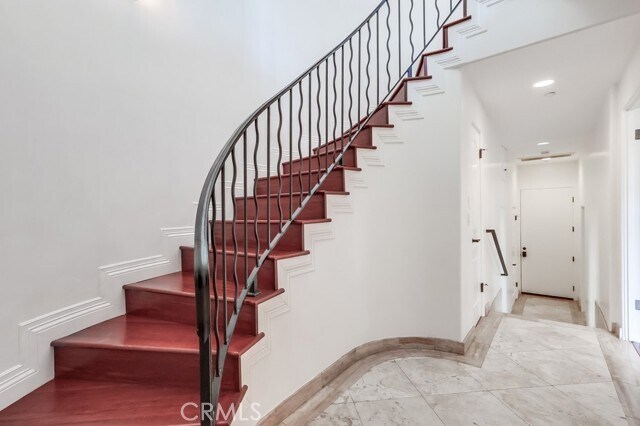 Foto del edificio - 512 N Juanita Ave