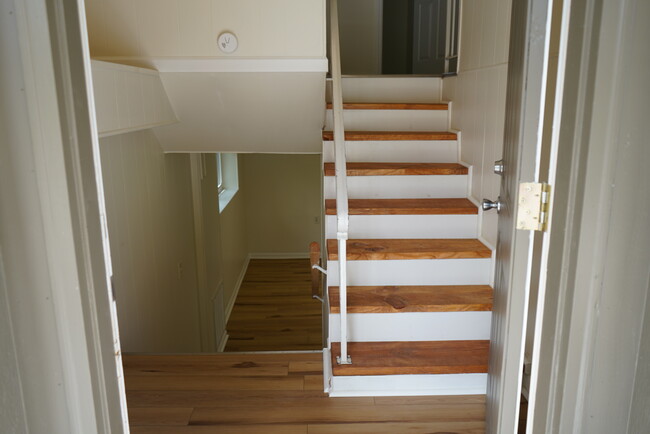 Building Photo - 713 Jaybird Rd
