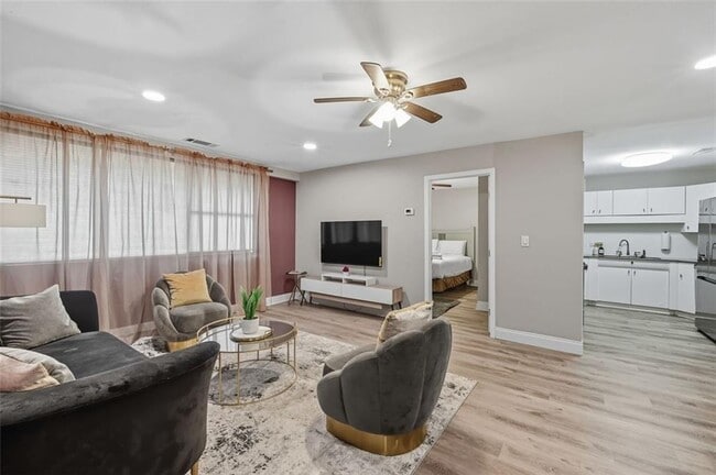 Foto del edificio - 3645 Peachtree Rd NE