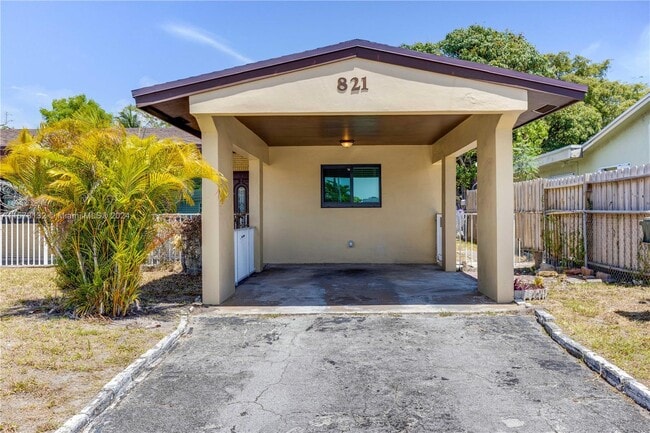 Foto del edificio - 821 NW 41st St