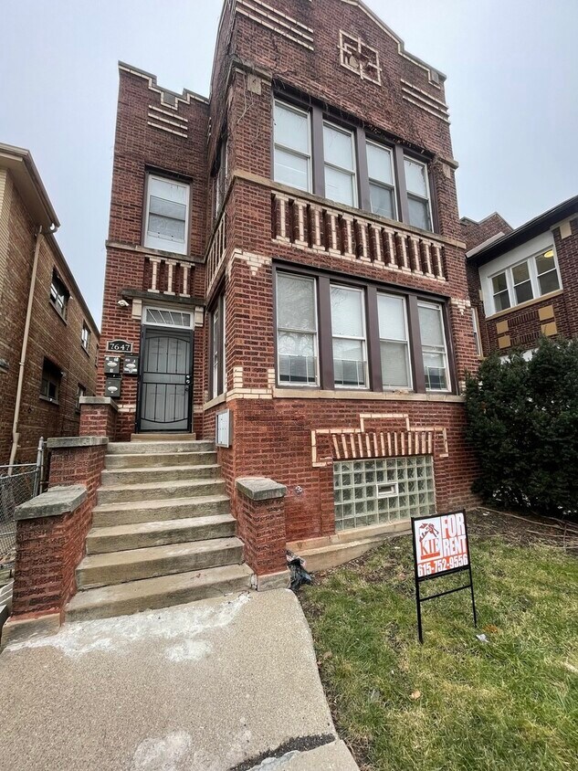 Foto principal - 7647 S May St