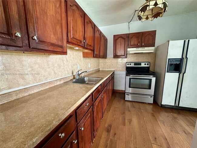 Foto del edificio - 1987 NE 171 St