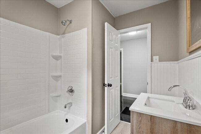 Foto del edificio - 50 Victory Dr