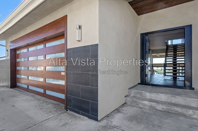 Building Photo - 2383 La Marque St