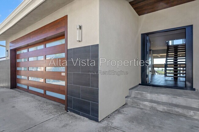 Foto del edificio - 2383 La Marque St