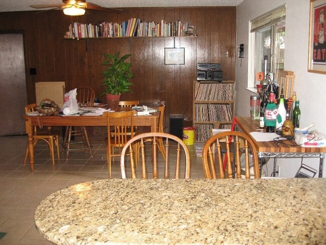 Building Photo - 514 Chihuahua Trail