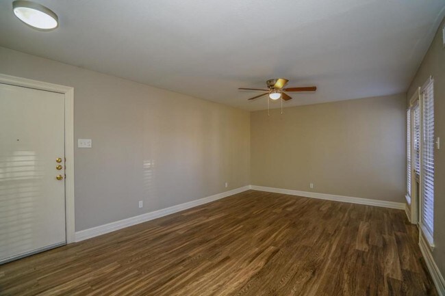 Foto del edificio - 309 Eden Dr. Apt. #17  Longview, Tx 75605