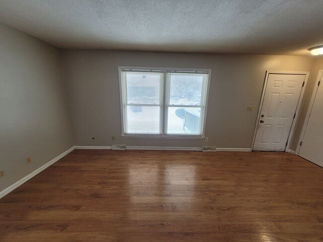 Building Photo - Four Bedroom Single-Family Home