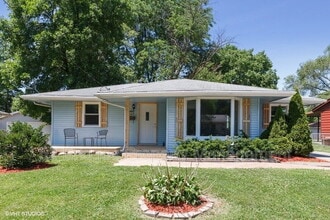 Building Photo - 2904 E 40th Ct