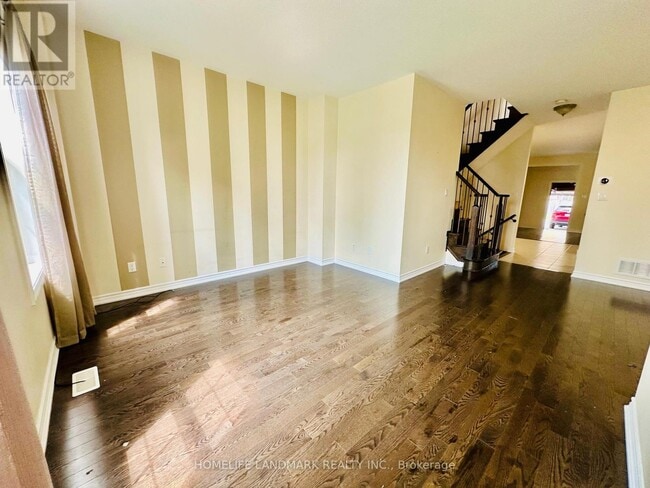 Building Photo - 10355 Woodbine Ave