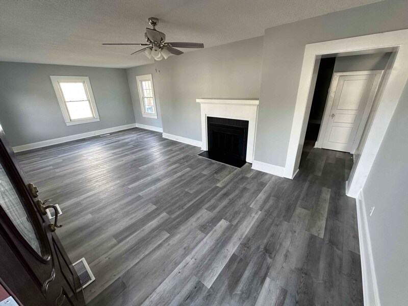 103 Oak Ave Unit A, Lexington, NC 27292 Room for Rent in Lexington, NC