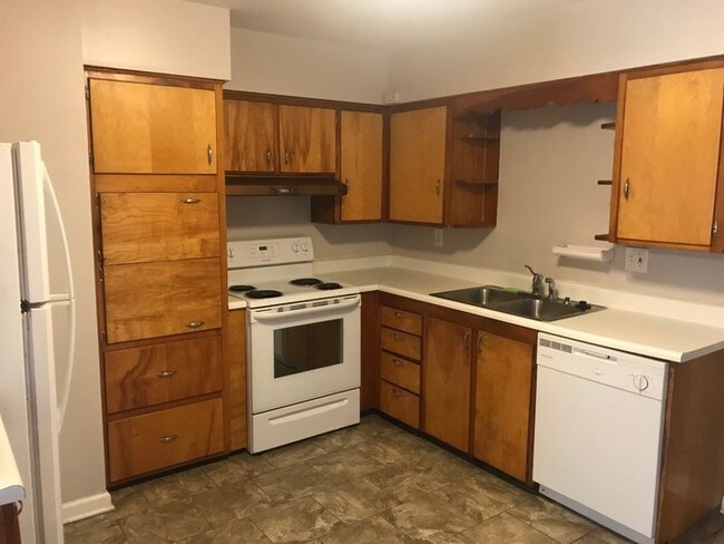 Building Photo - Grain Valley 3 Bedroom