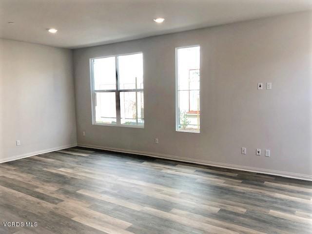 Building Photo - 356 Solares St