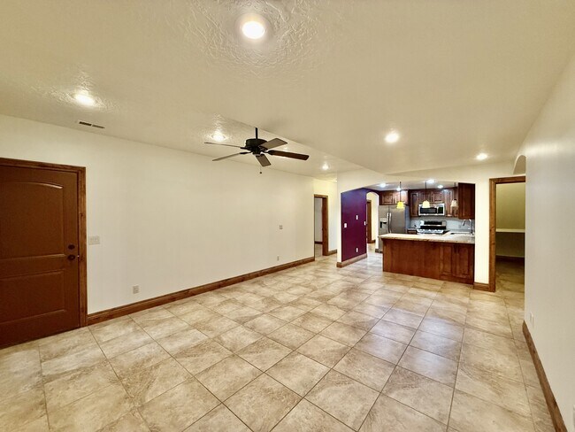 Foto del edificio - 6819 S Greenfield Way