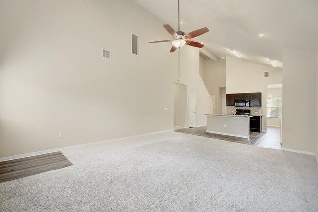 Building Photo - 421 Pentire Way