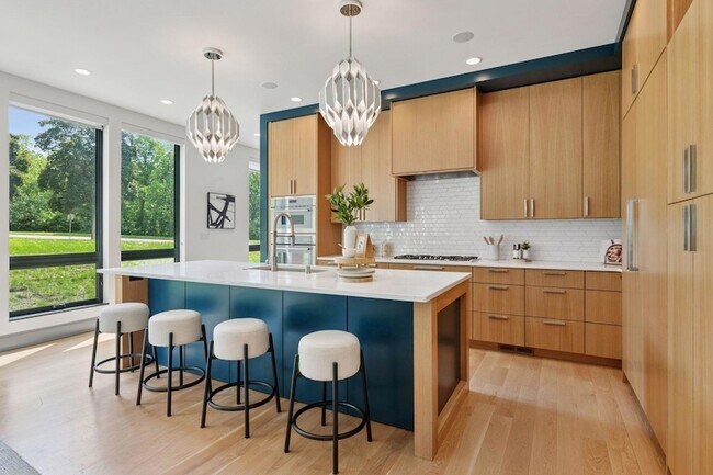 Foto del edificio - 1726 Kenwood Pkwy
