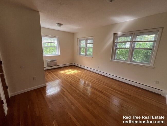 Photo - 2018 Commonwealth Ave Apartment
