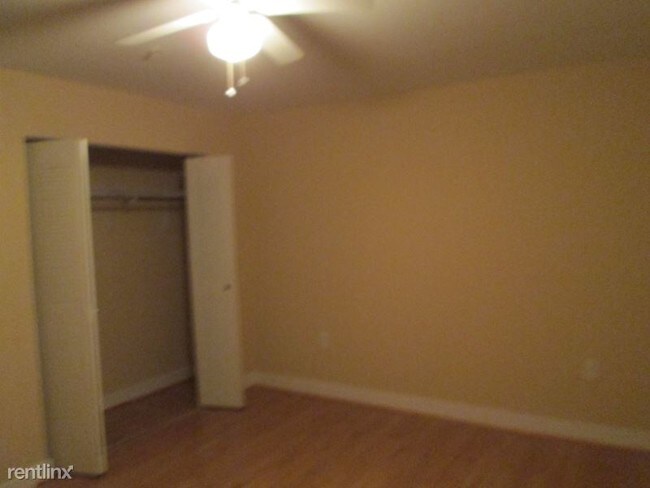 Building Photo - 470 Middle St