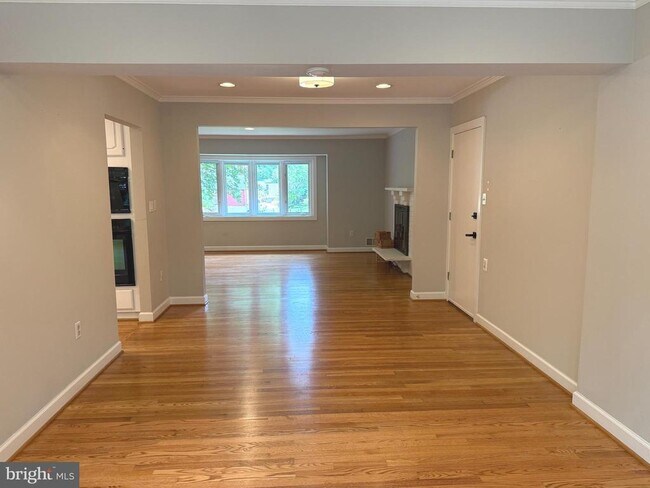 Foto del edificio - 3312 Sleepy Ln