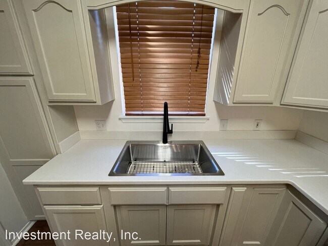 Foto del edificio - 3 br, 2 bath House - 311 North Dogwood Ave