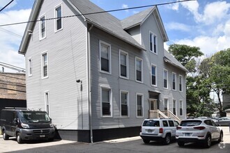 Building Photo - 3234 N Clark St